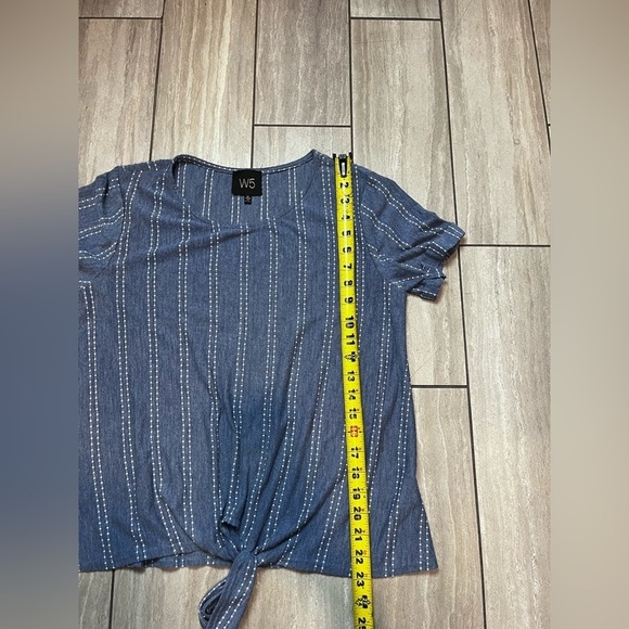 W5 Anthropologie Striped Textured Front Tie Top Cropped Shirt Women's medium - Picture 5 of 5
